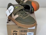 baskets Nike Court Borough pour garçon, couleur vert kaki et gomme