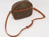louis vuitton cross body bag