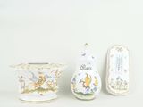 trois types de vases différents sur la table