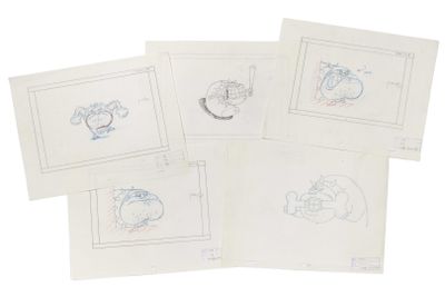 quatre dessins représentant un chat et un poisson sur une feuille de papier