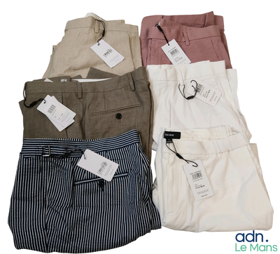 trois paires de pantalons de costume pour homme, encore étiquetés