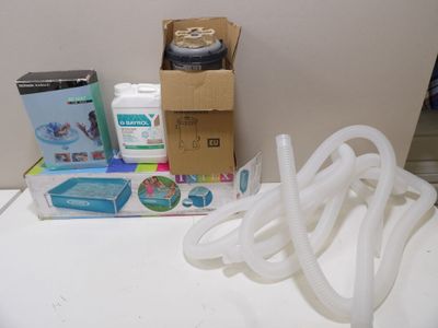 PISCINE lot de 4 articles *Occasion vendu en l'état*