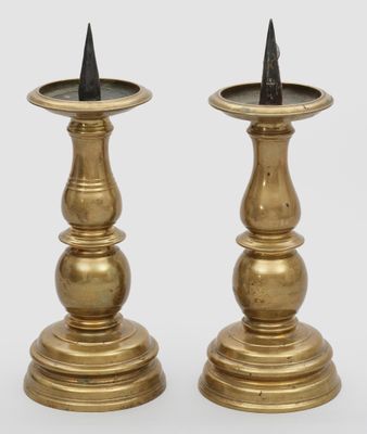 Paar barocke Dornleuchter Messing, gegossen. En raison de la…