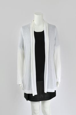 une photo d'un cardigan blanc sur un mannequin, un mannequin, un mannequin, un mannequin, un mannequin, un mannequin, un mannequin, un mannequin, un mannequin, un mannequin, un mannequin, un mannequin, un mannequin, un mannequin, un mannequin, un mannequin, un mannequin, un mannequin, un mannequin, un mannequin, un mannequin, un mannequin, un mannequin, un mannequin, un mannequin, un mannequin, un mannequin, un mannequin, un mannequin, un mannequin, un mannequin, un mannequin, un mannequin, un mannequin,