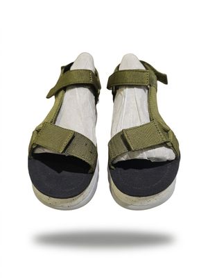 CAMPER - Ces chaussures ouvertes de couleur verte en taille …