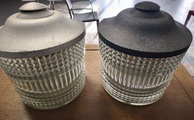 Jean PERZEL (1892-1986) : paire de luminaires verre godronné…