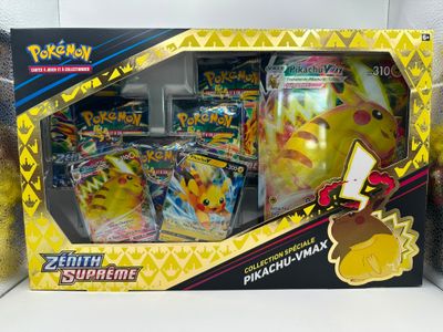 vitrine présentant des figurines de collection Pokémon PikachuWax