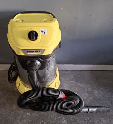 Aspirateur KARCHER réf: WD3S   manque 1 roulette et 1 clips cuve - Photo 1