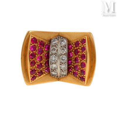 Bague Tank Bague Tank en or rose 18K (750°/°°) stylisant un …