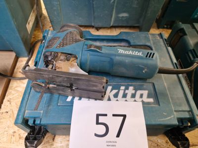 une photo d'une perceuse filaire Makita portant le numéro 57