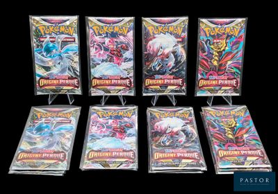 un lot de cartes à collectionner Pokémon exposé sur un fond noir