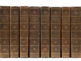 un ensemble de six vieux livres superposés