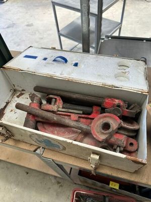 a box with a bunch of wrenes in it