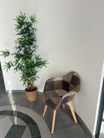 3 chaises coque, guéridon, fauteuil tissu (photo 2)