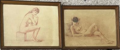 deux dessins encadrés représentant une femme assise sur un tabouret et un homme assis sur un tabouret