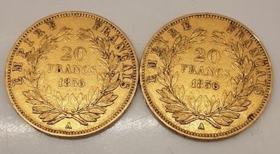 deux souverains d'or, dont l'un est orné d'une couronne et l'autre d'une couronne