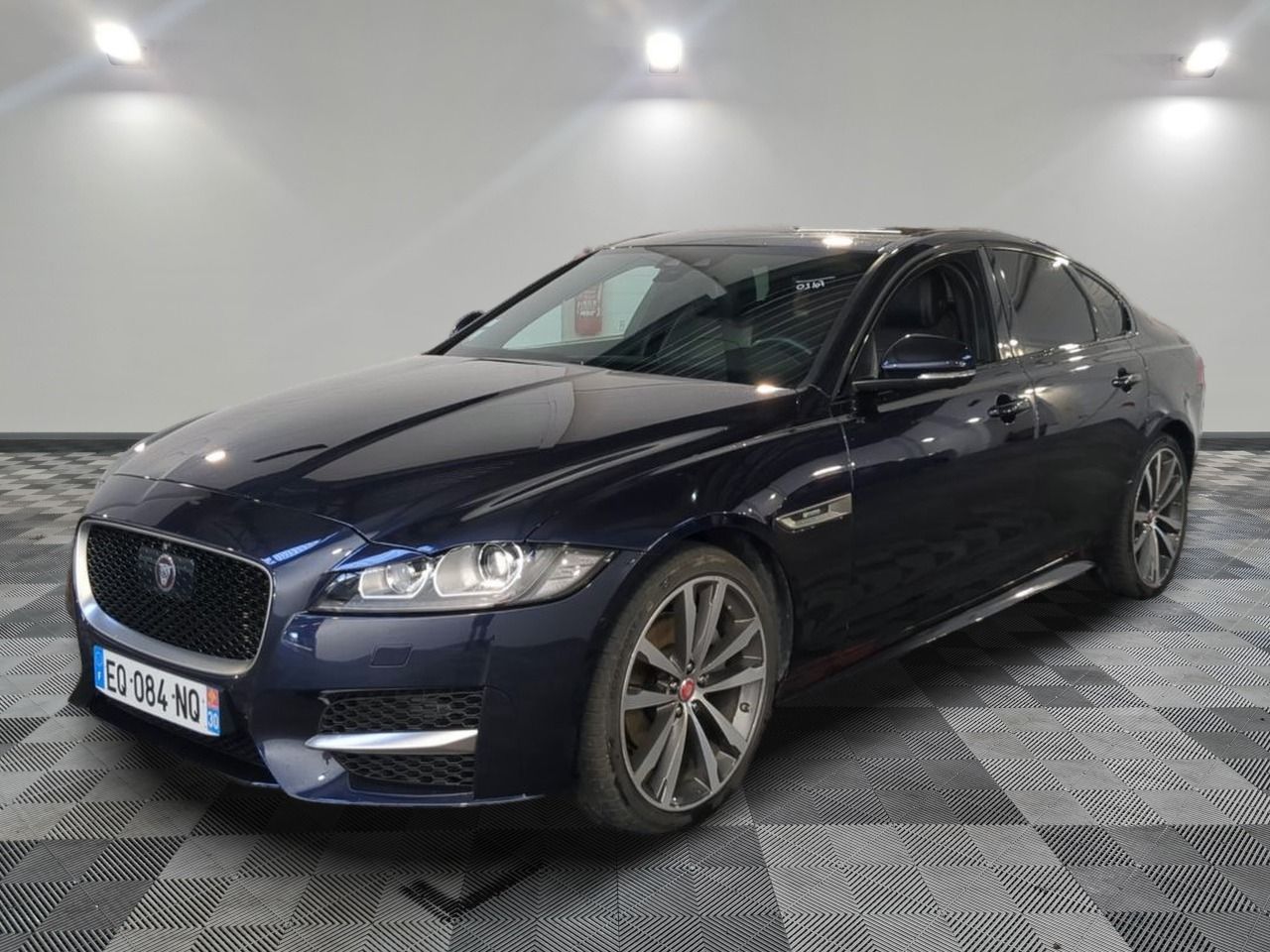JAGUAR - XF 2.0 D - 240 CH BVA AWD R-SPORT - GO - Mise en service: 19/09/2017 - euro 6 Liquide de refroidissement à c...
