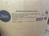 au dos d'une boîte de shampoing pour joints