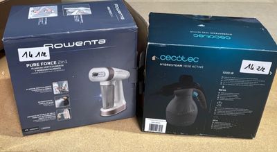 deux cartons contenant un mixeur posés sur un carton