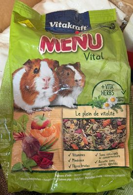 un sac de nourriture posé sur une table
