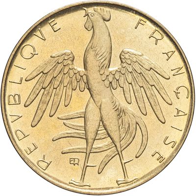 une image montrant un gros plan d'une pièce de monnaie sur laquelle figure un oiseau