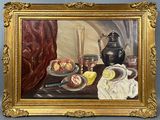 une peinture à l'huile représentant une nature morte composée de fruits et d'une théière posés sur une table