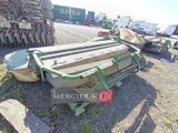 a close up of a machine that is sitting on the ground