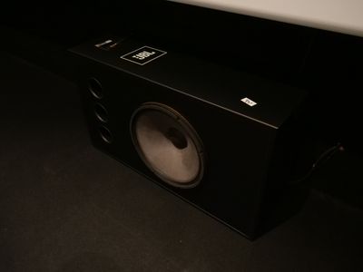 un sous-marin posé sur une table