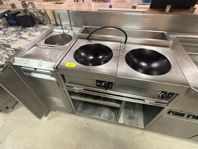 Lot comprenant 2 Woks a induction COBALT et 1 cuiseur a pate…