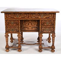 BUREAU MAZARIN en placage de bois précieux à décor d’une mar… (photo 2)