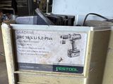 a picture of a machine that is sitting in a warehouse