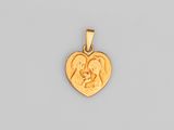 un pendentif en or en forme de cœur représentant un homme et une femme