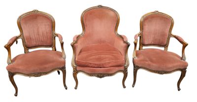 paire de fauteuils de style Louis XV avec assises recouvertes de velours rose
