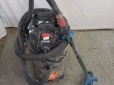une photo d'un aspirateur posé par terre