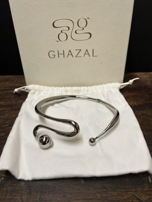 Lot de 20 colliers de marque GHAZAL - Collection : Amal