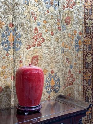 Chine, vers 1900. Pot à gingembre en céramique émaillée sang…