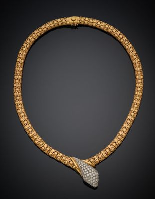 un collier en or et diamants, signé Cartier