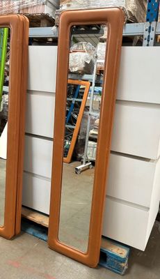 1 Miroir d'essayage étroit, encadrement en cuir très décorat…