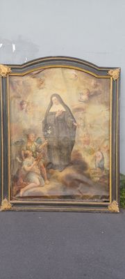 a picture of a painting on the wall of a room