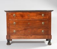 Commode rectangulaire en placage d'acajou ouvrant par trois …