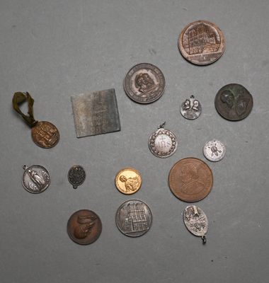 a lot of coins that are sitting on a table