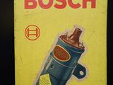 une vieille boîte sur laquelle est représentée une bouteille de bière