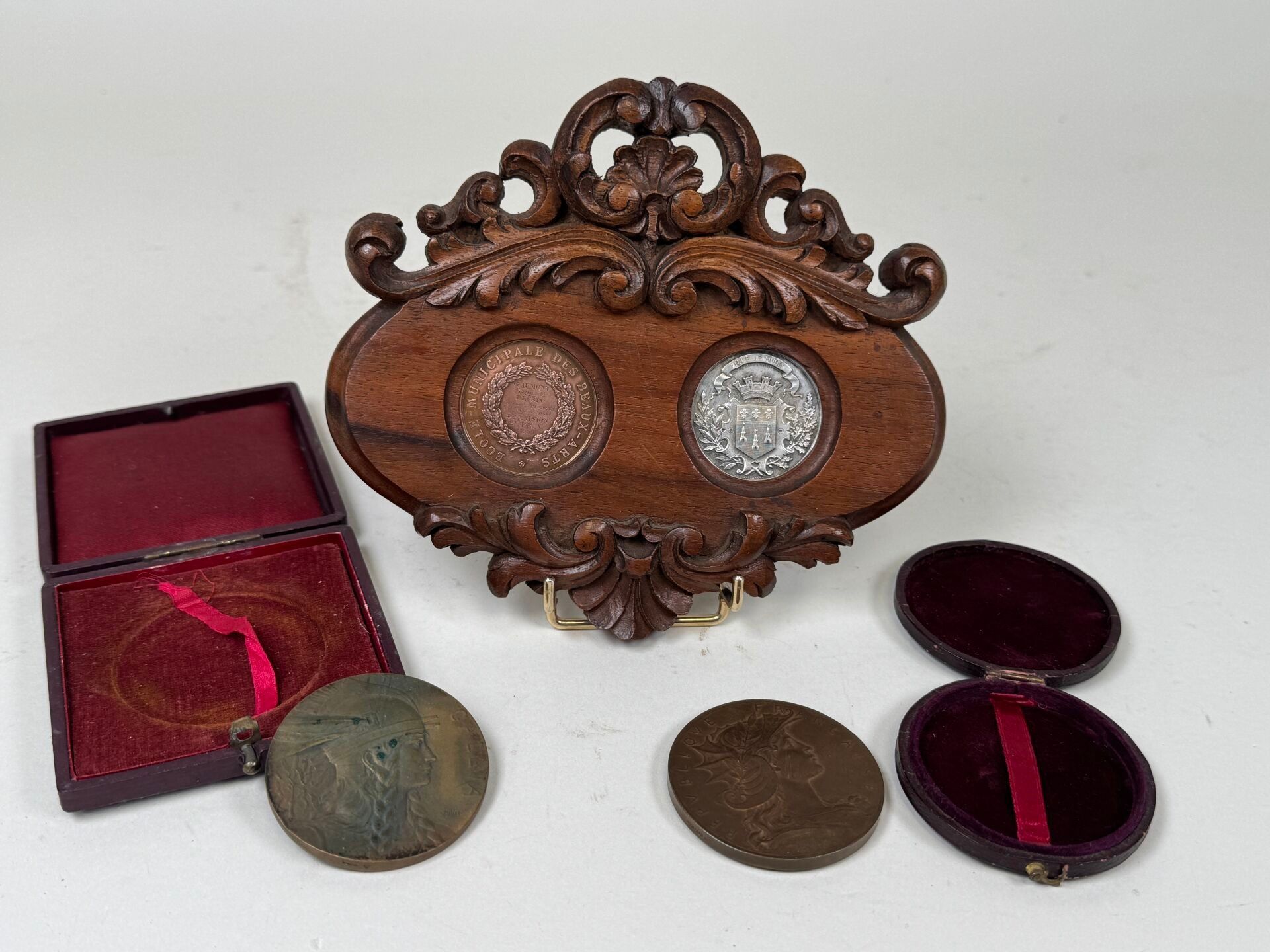 Objets d'art & Curiosités