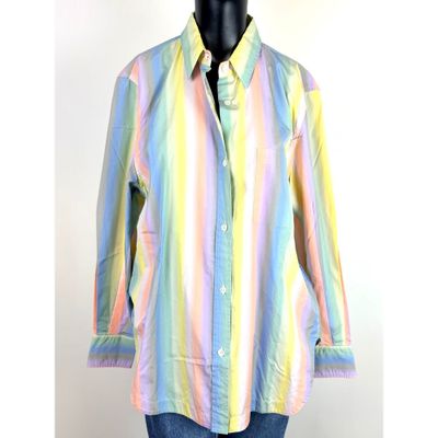 une chemise pour femme à rayures multicolores