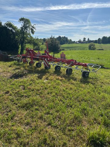 Faneuse POTTINGER HIT 8.81, 8 toupies, de 2018