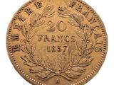 gros plan d'une pièce de monnaie sur fond blanc