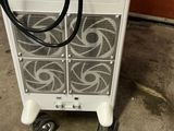 une machine à laquelle est raccordé un tuyau