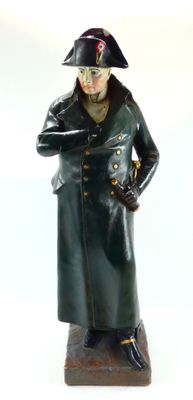 Statuette de Napoléon Ier en résine polychrome.