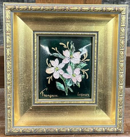 Email de Limoges « Fleurs » signé Françoise. 6,5 x 5,5 cm