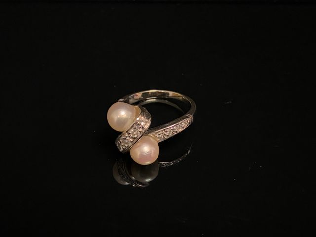 Bague toi et moi en or 18 carats 750 millièmes à décor de deux pe...